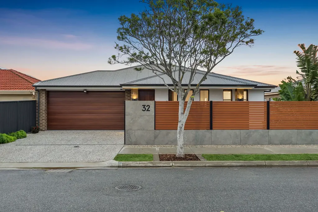 Woodville South 3房  Under Stars, Under Lights & On An Ultra-Secure Block - This Is Lifestyle, Locked In