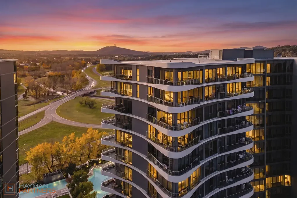 Phillip 3ห้องนอน Designer 15th Floor Residence with Striking Views of the Woden Valley