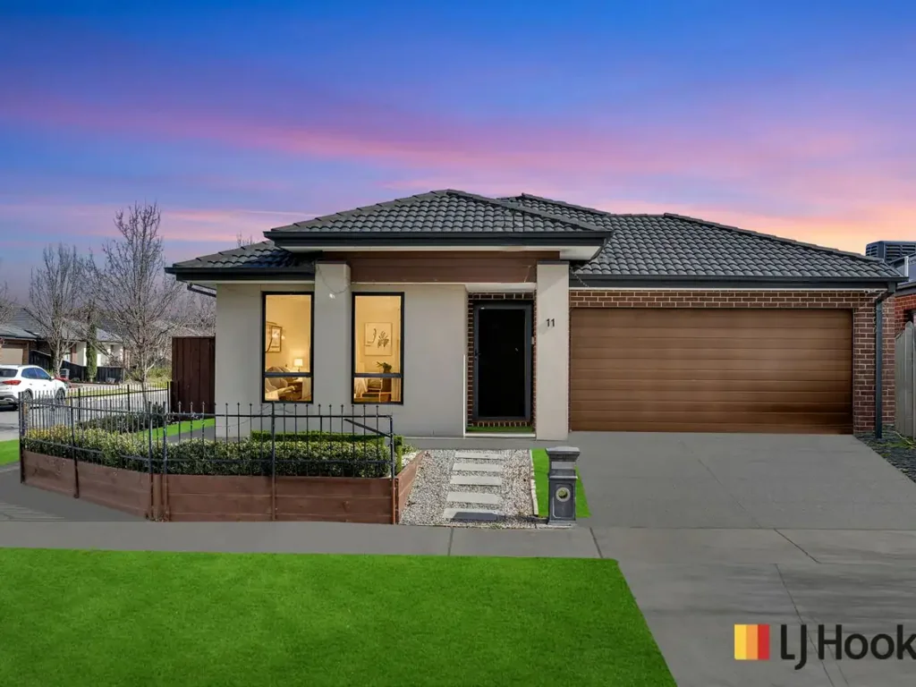 Diggers Rest 5 Bedroom Space, Style & Comfort on a Park-Facing Corner Block