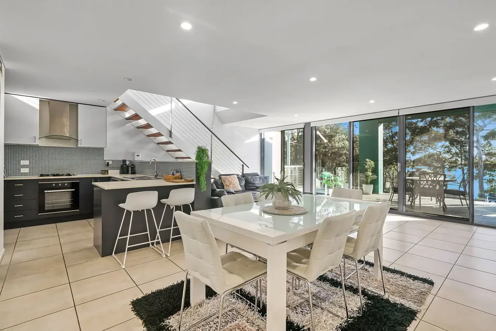 Huskisson 3部屋 Coastal Living at Its Finest - Double-Level Apartment with Water Views