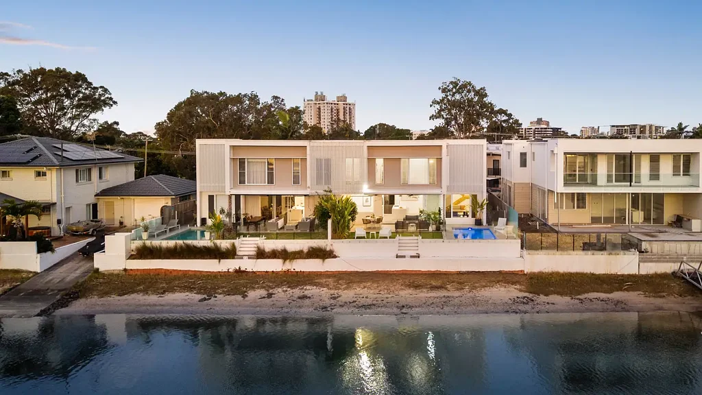 Maroochydore 4房  Luxury Waterfront Residence with Seamless Indoor-Outdoor Living