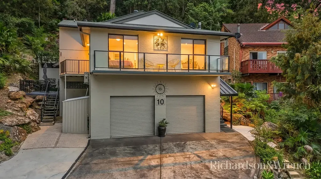 Umina Beach 4ห้องนอน A Private, Multi-Level Sanctuary Backing Onto National Park