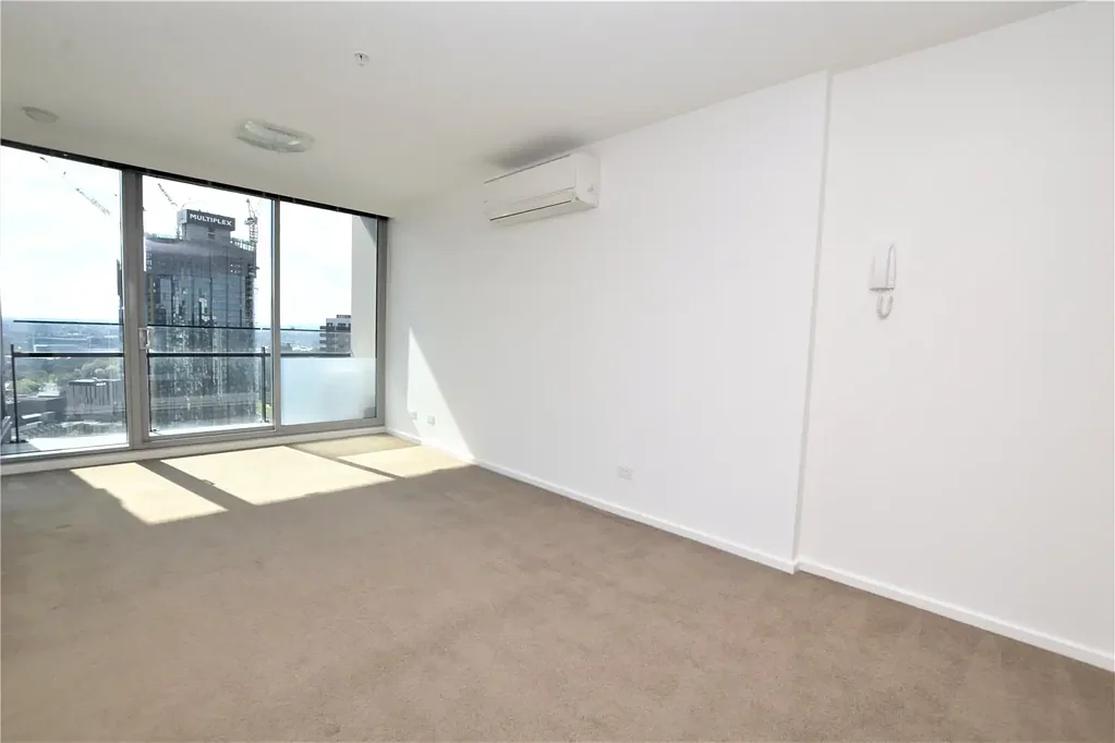 The stunning 2 bedroom property on the 37th floor