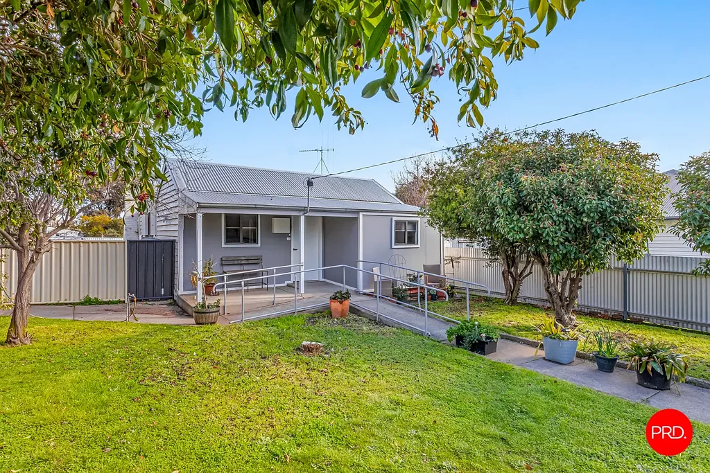Eaglehawk 3ਬੈੱਡਰੂਮ Three-Bedroom Home on 820sqm Near Eaglehawk CBD