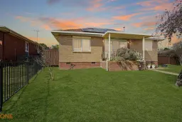 76 Adina Crescent, Orange