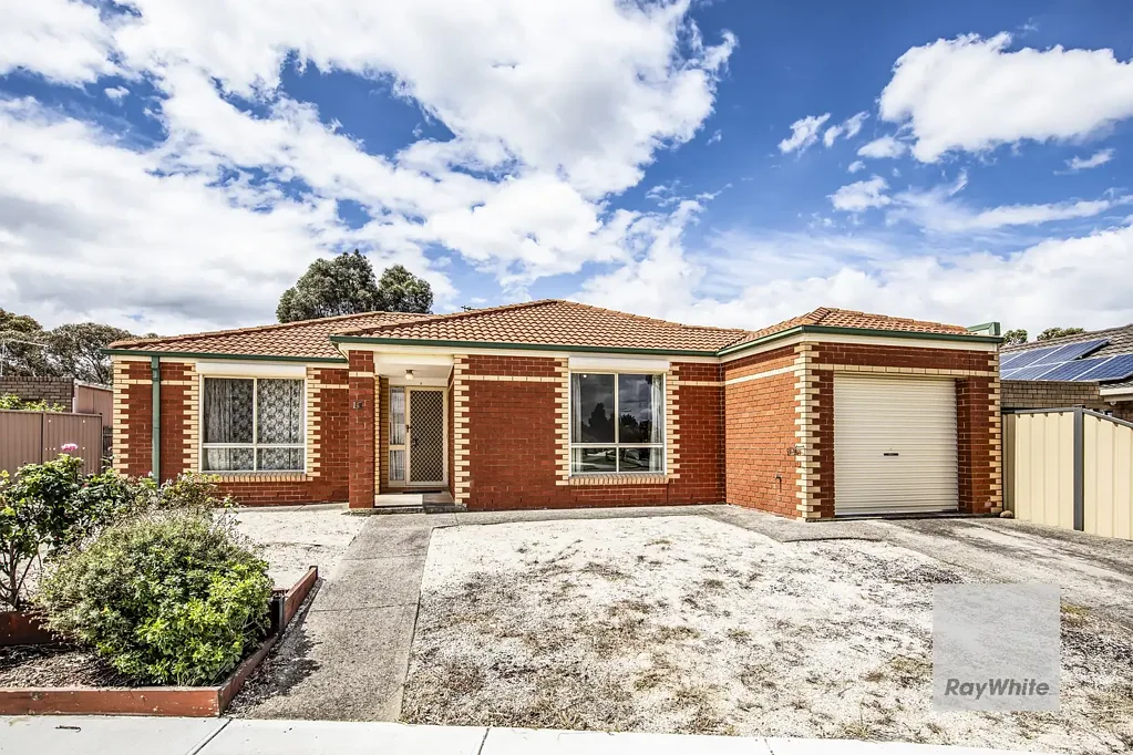 Home in a Peaceful and Convenient Keilor Downs Location