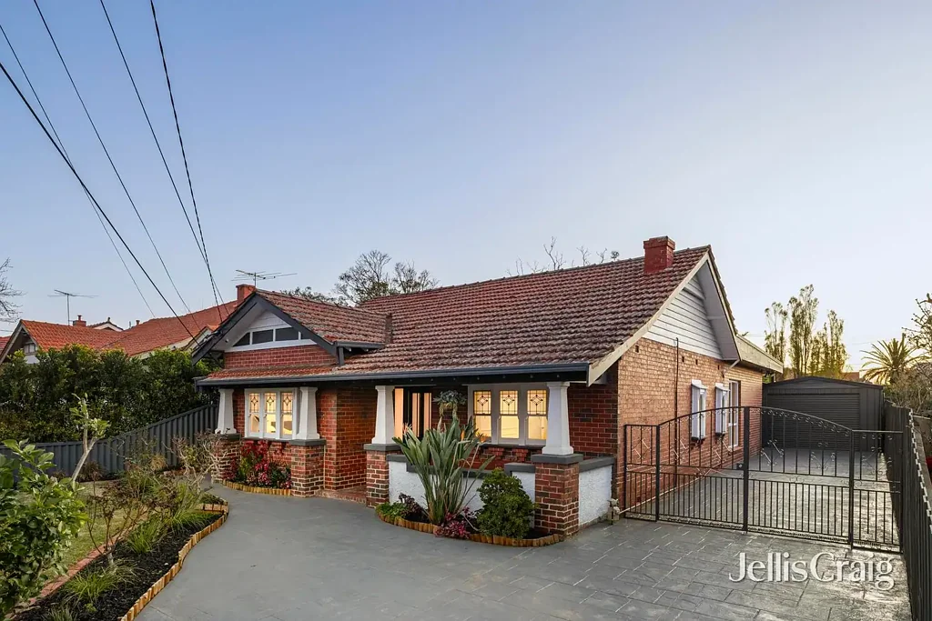 Bentleigh 6ਬੈੱਡਰੂਮ An unrivalled dual family living opportunity