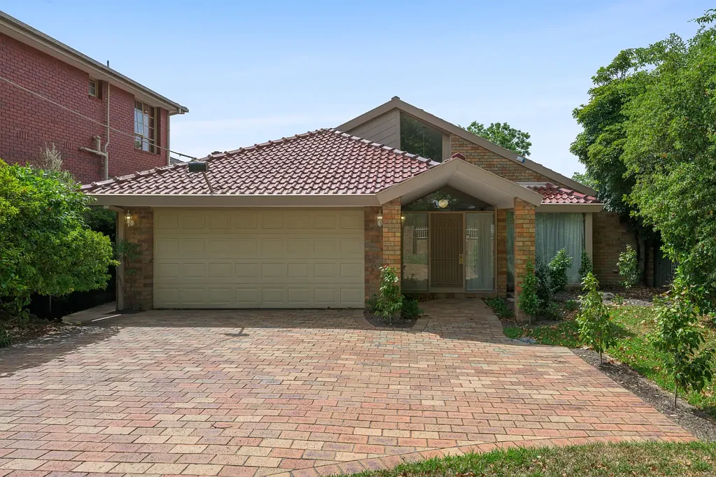 A superb Lucas Morris single level home