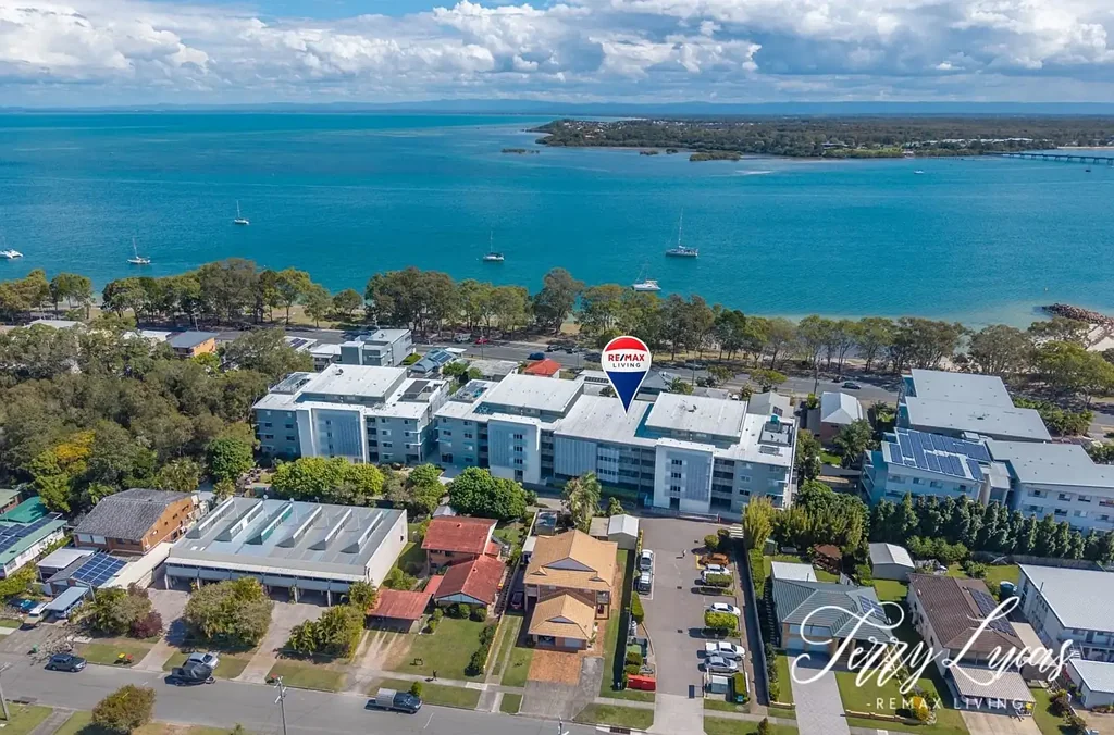Bongaree 2chambre MAGICAL BAYSIDE LIVING - STYLISH APARTMENT WITH WATER VIEWS IN A PRIME LOCATION