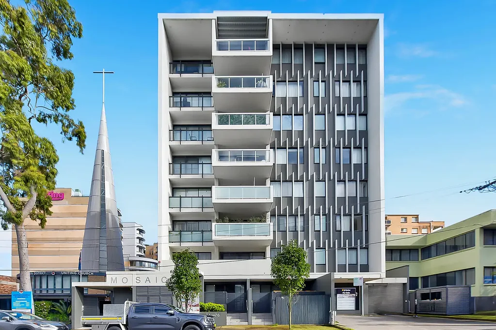 Bankstown 2ਬੈੱਡਰੂਮ Central apartment with Huge Entertainer's Terrace in Prime CBD Location
