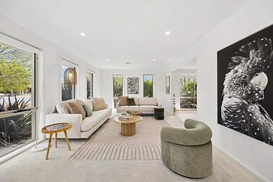 Gungahlin 4 Bedroom Immaculate, Renovated Living with Space to Spread Out