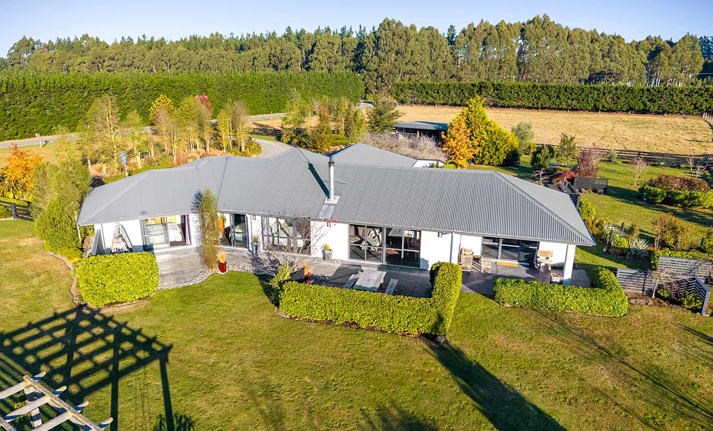 West Melton 4Moenga Owners Downsizing - Enjoy their hard work now!