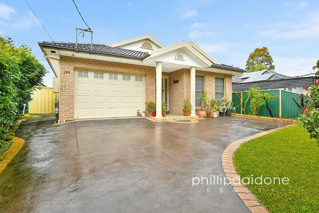 Auburn 4 Bedroom QUALITY BUILT HOME.. SO MUCH ROOM
