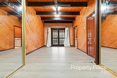 26 Carinya Road, Picnic Point, NSW 2213, 5房, 3浴, House