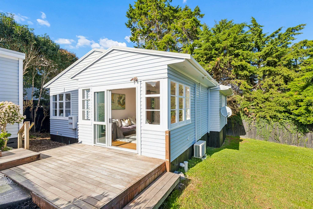 Te Atatu Peninsula 4房  Room for Everyone, Location for Everything