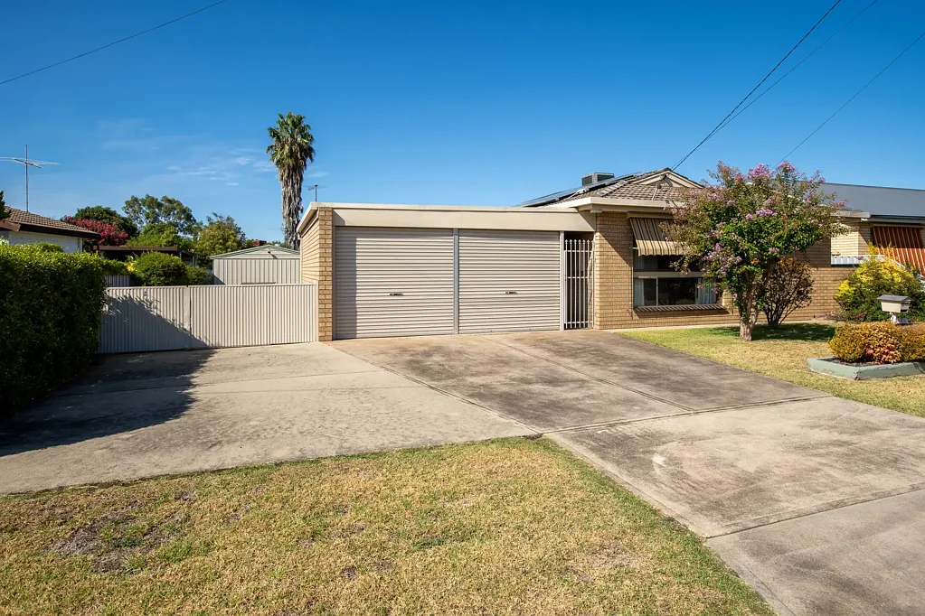 389 Sandrina Drive, Lavington, NSW 2641