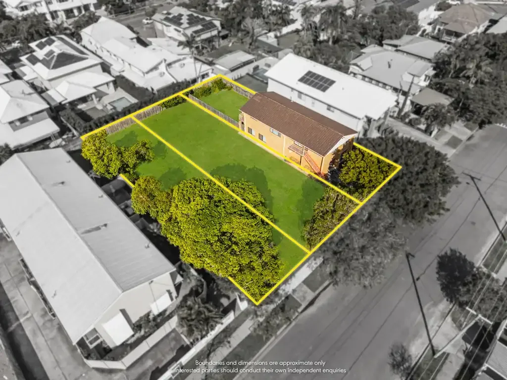 Hamilton 3Phòng ngủ Triple-Lot Development Opportunity in Prestigious Hamilton