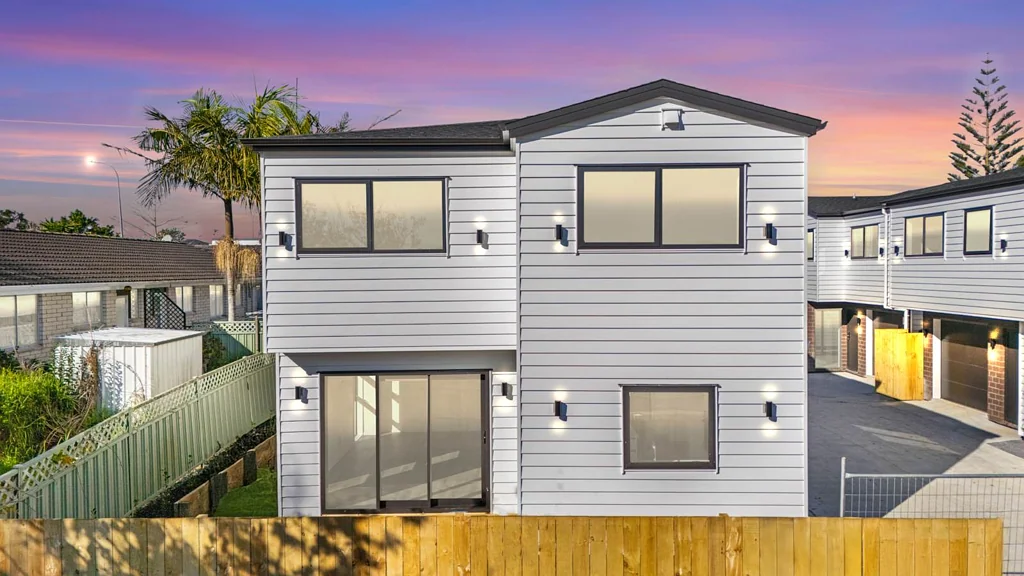 Papatoetoe 4कमरा Premium Roadside Appeal Brand New!