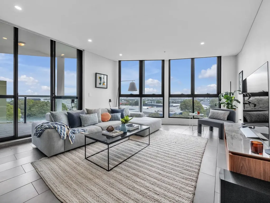 Prestigious Design of Luxurious Scale and Incredible City Panoramas | Unfurnished