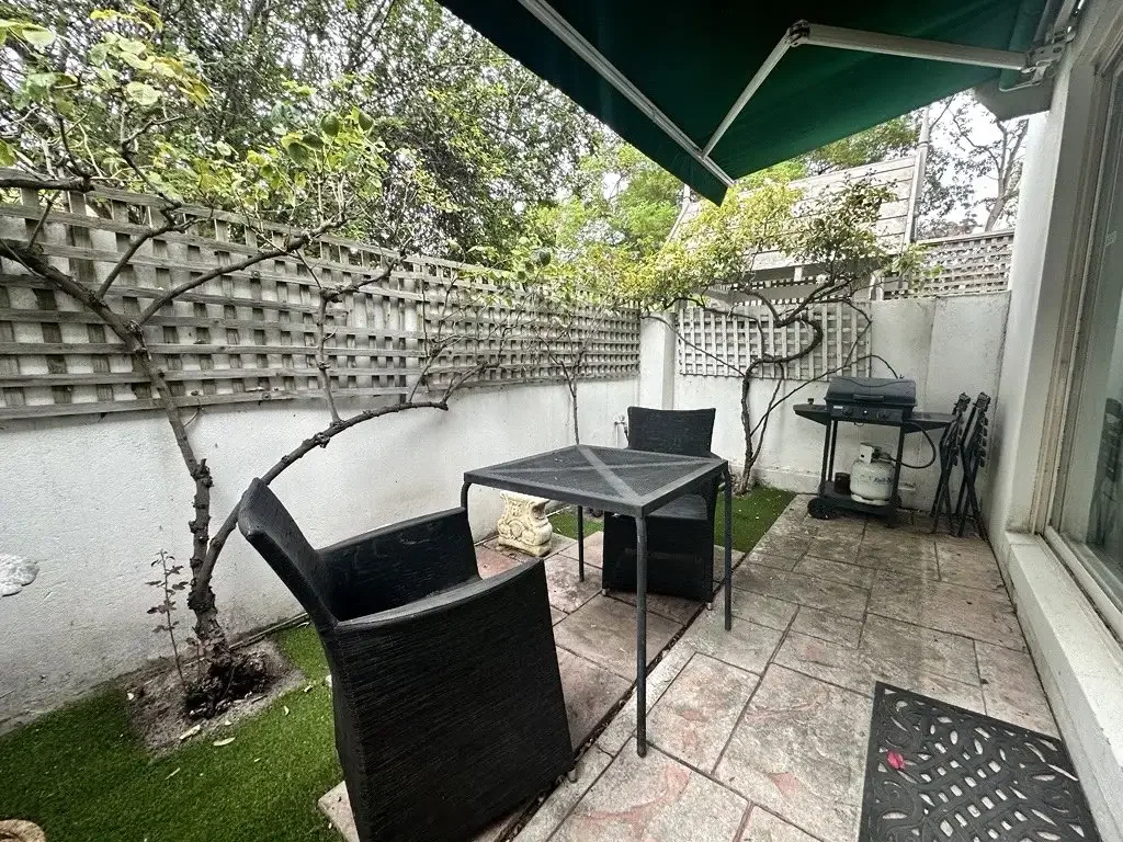 Charming Furnished Inner-City Retreat with Private Courtyard