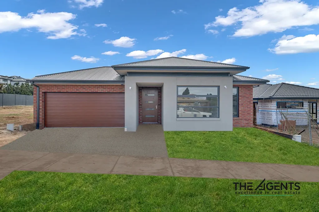 Stunning 4 Bedroom Home in an Ideal Location