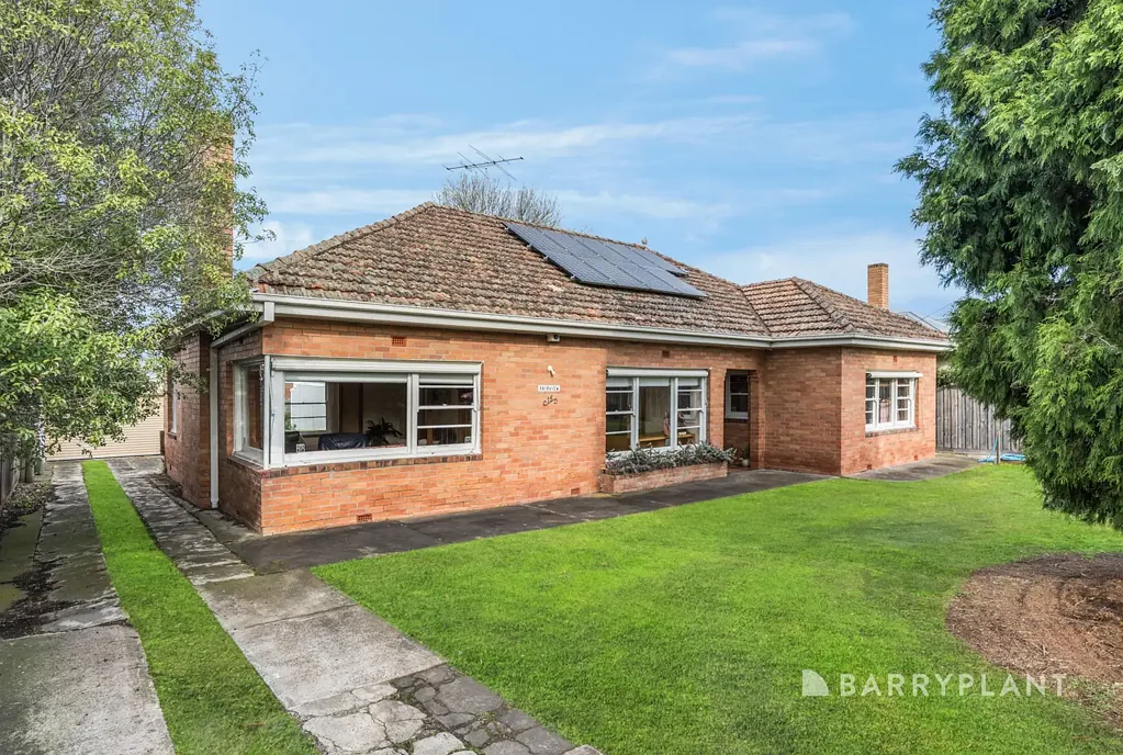 Belmont 3 Slaapkamer A Rare Belmont Opportunity on approx. 1,002m²