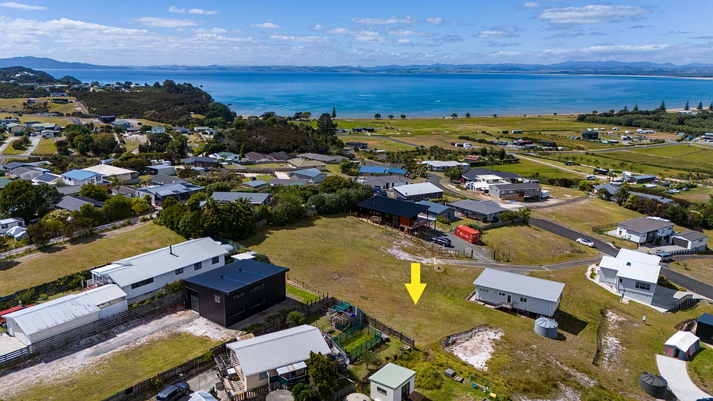 Karikari Peninsula Build on Bay Heights, by the Beach!