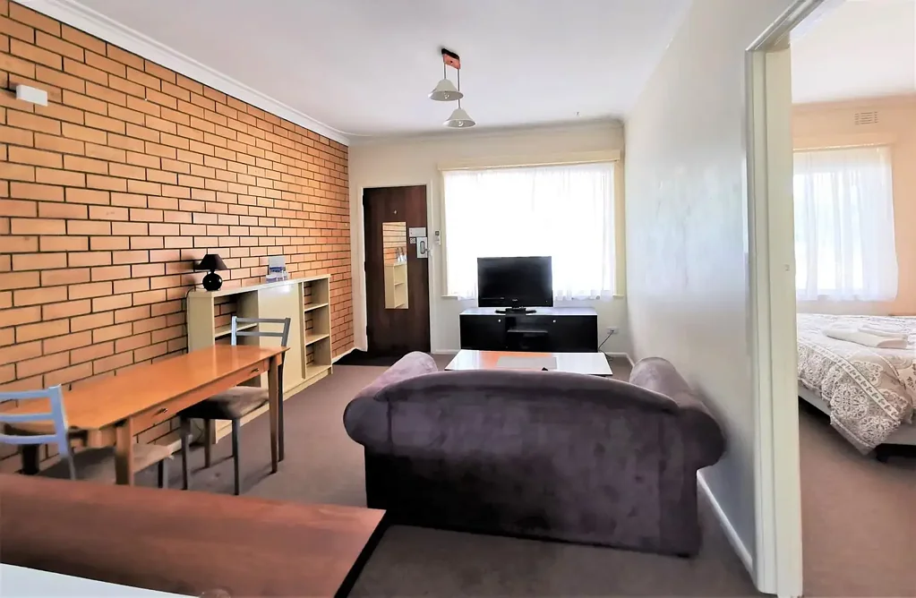 Fully Furnished and Conveniently Located