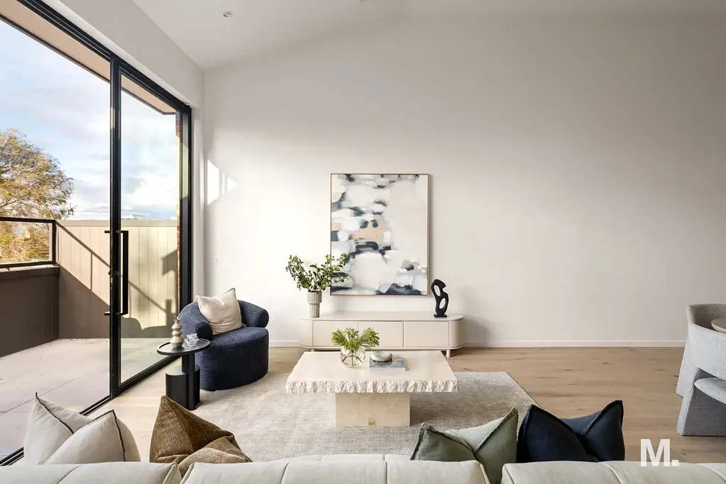 Moonee Ponds 4房 Atelier地标改造 四卧定制奢华 阔厅Smeg厨电 朝北露台双车库 内城便利生活 NOT JUST A CONVERSION. THIS IS A COMPLETE LIFESTYLE UPGRADE.