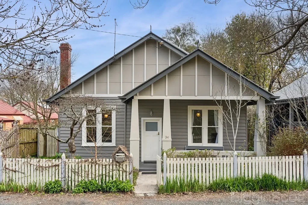 Daylesford 4ਬੈੱਡਰੂਮ Timeless Californian Bungalow Charm in a Garden Setting