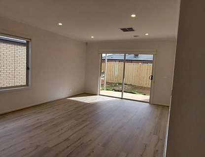 16 Reverence Drive, Rockbank, Western Region, 4房, 2浴, House