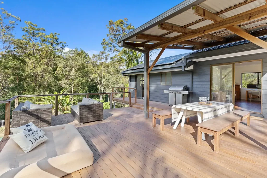 Tallebudgera Valley 3 Bedroom Private peaceful  acreage on  6,300 sqm, 10 minutes to beaches