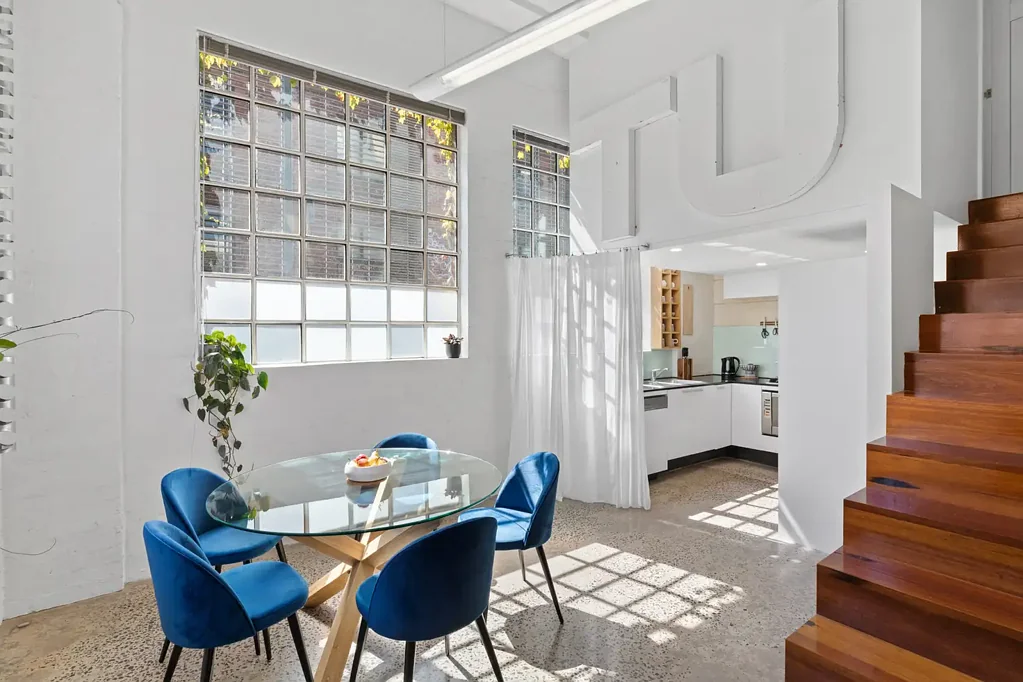Unique, furnished warehouse conversion in central Fitzroy