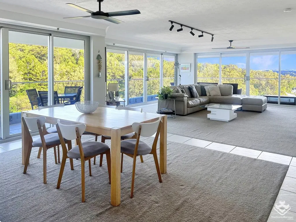Burleigh Heads 2 Bedroom Coastal Penthouse Sweeping Views in Burleigh