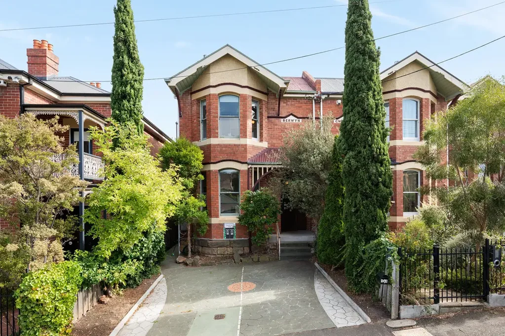 North Hobart 4房  Substantial family home with a studio apartment