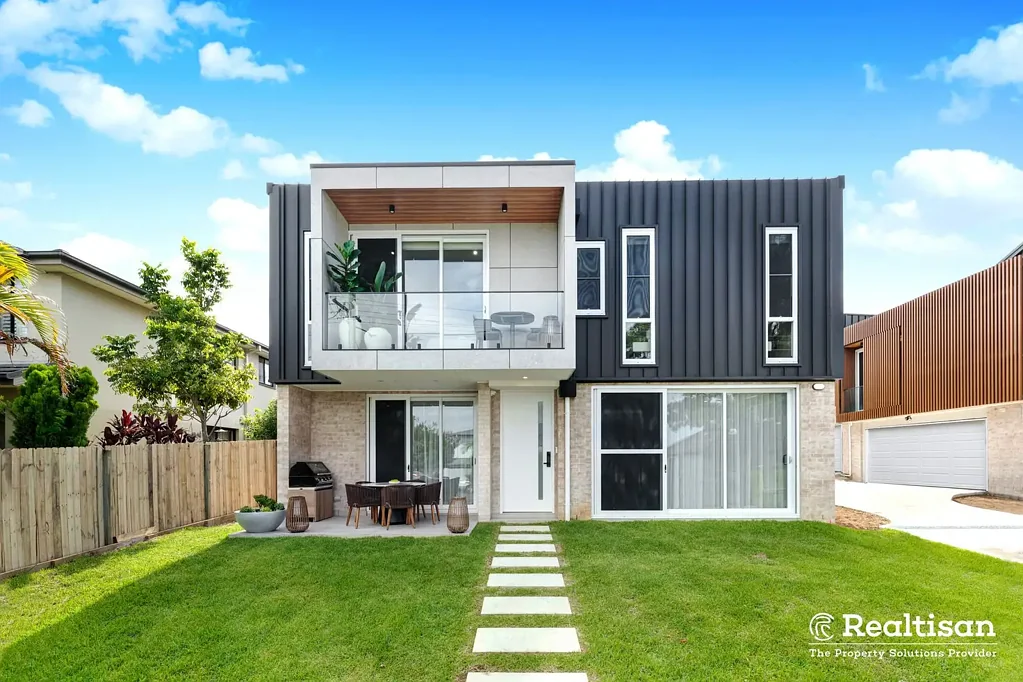 Miranda 3ਬੈੱਡਰੂਮ 5 of 6 Townhouse has been SOLD | Only 1 available. Brand New, Luxurious, Private and Quiet 3-bedroom Home with Double Garage