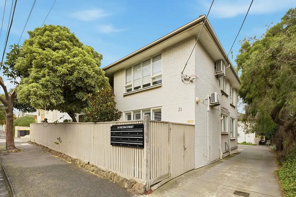 Ground Floor. Private Courtyard. Prime Location