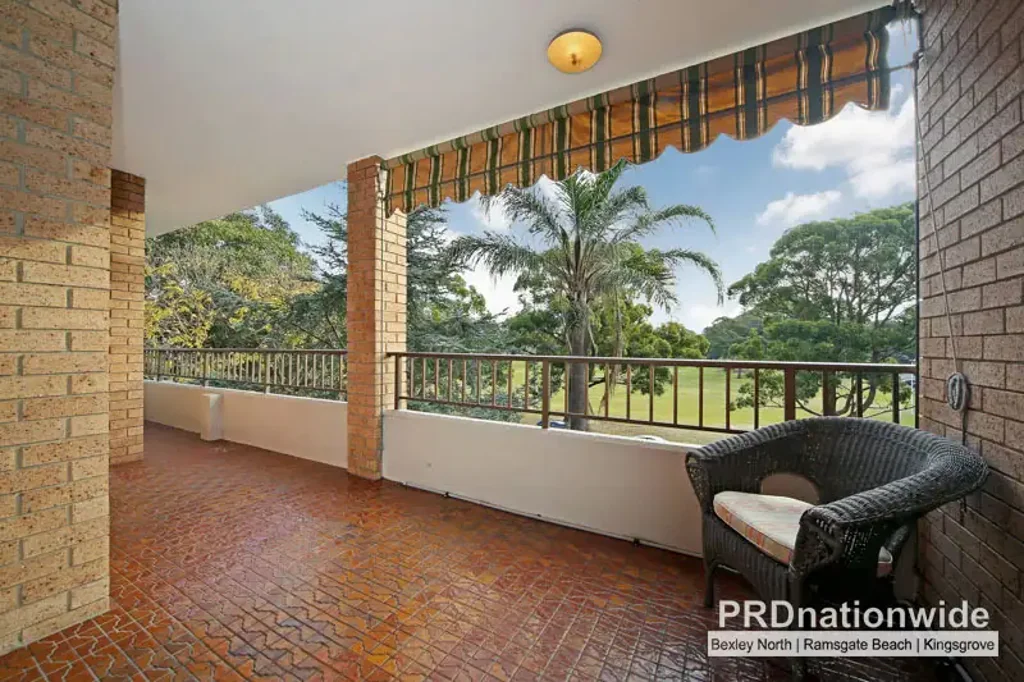 2-BEDROOM APARTMENT IN PREMIER LOCATION