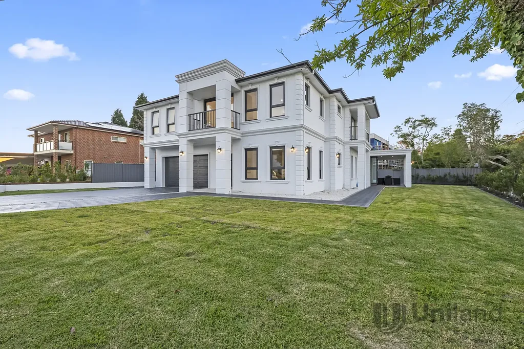 North Turramurra 5Habitaciones Manor-inspired grandeur, brand new designer home with custom details