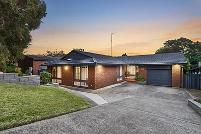 Menai 4 Slaapkamer Spacious Single-Level Family Living with Poolside Entertaining