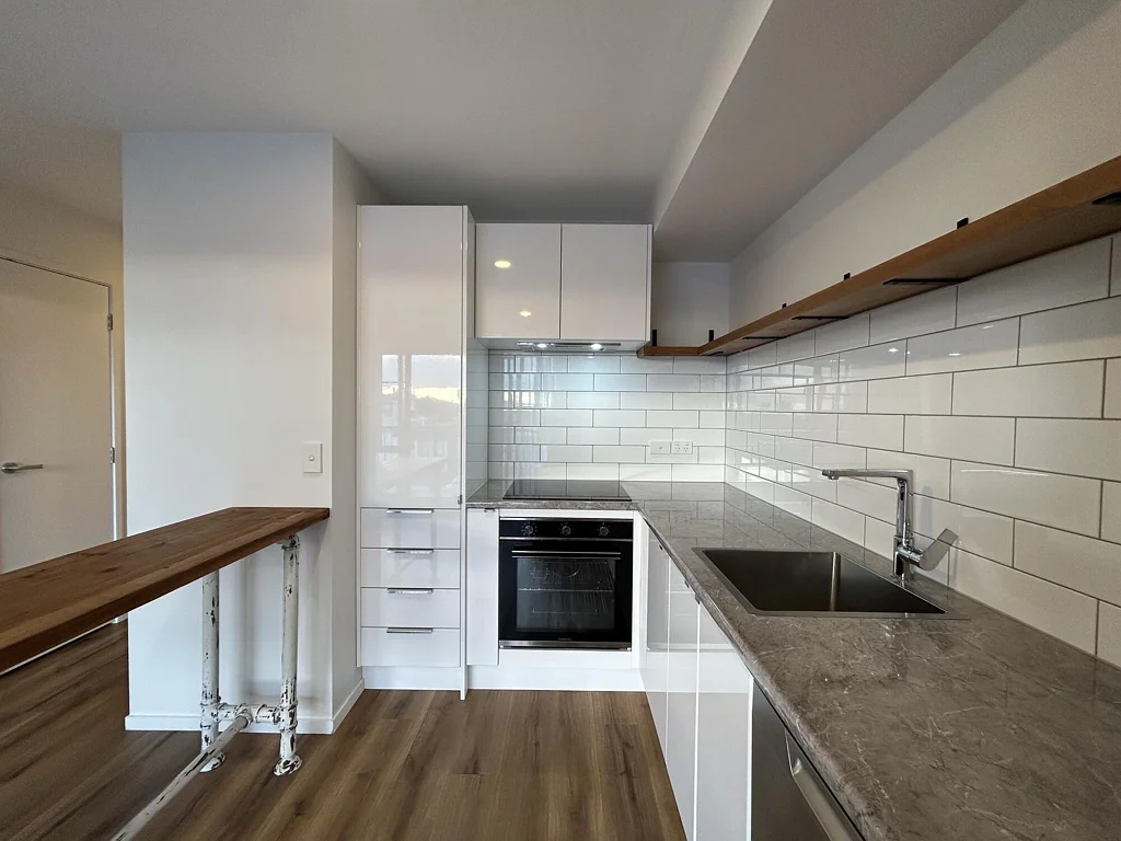 Stylish 1-Bedroom Apartment with Secure Parking