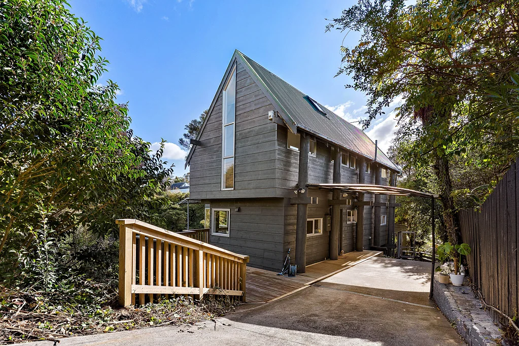 Birkdale 3Phòng ngủ Offers over $900,000