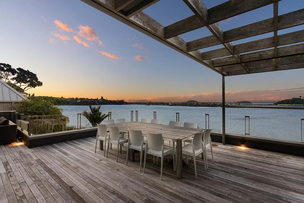 Remuera 4房 Victoria Avenue水岸经典之作｜705㎡全幅地，DGZ黄金学区 RARE WATERFRONT LIVING ON VICTORIA AVENUE