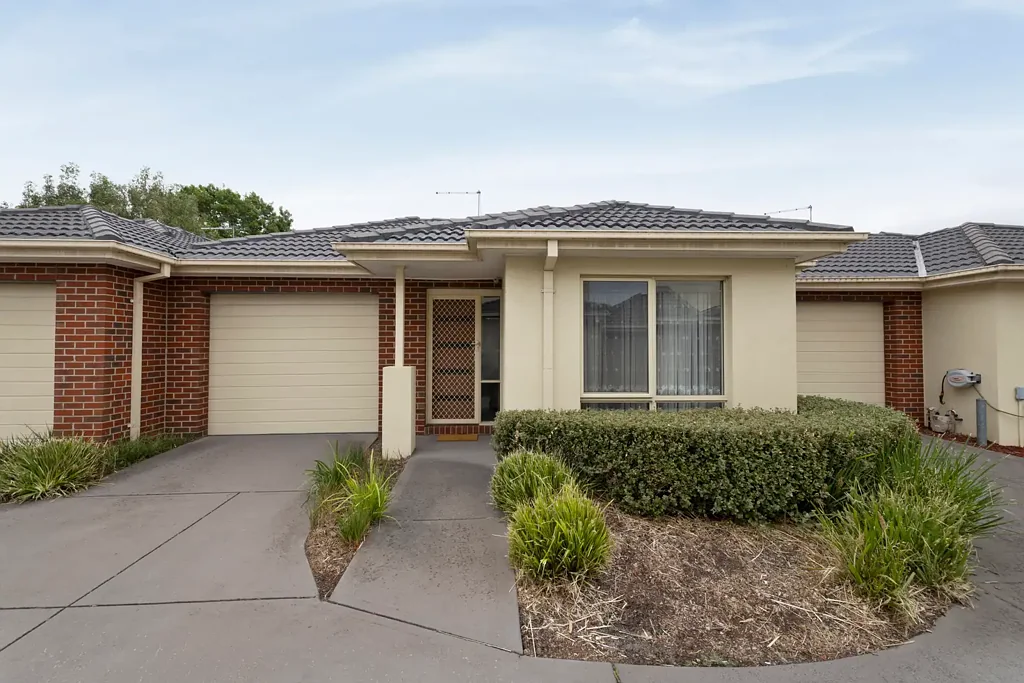 2/30 Gairloch Drive, Frankston, VIC 3199
