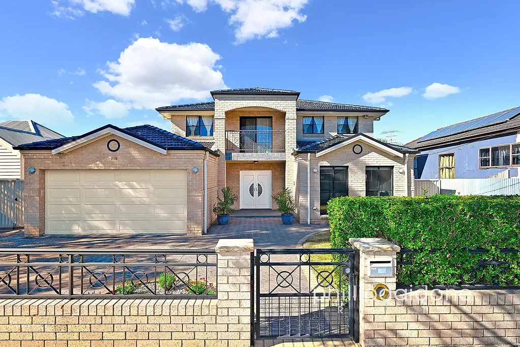Berala 4房 803平方米宏大家庭住宅，带三车库和20.11米临街面 Grand Family Living on 803m2, Triple Garage and 20.11m Frontage