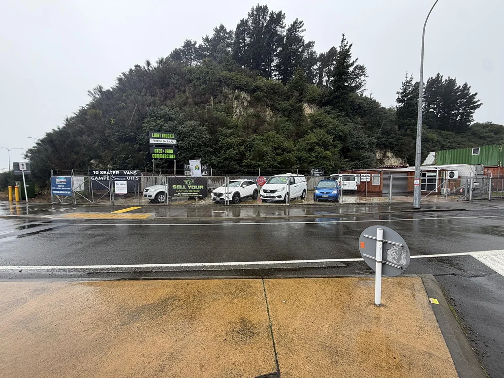 Napier Hill High-Profile Yard Opportunity