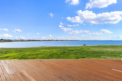 Coobowie 3房  Absolute Beachfront Elegance with Ocean Views & Dual Living
