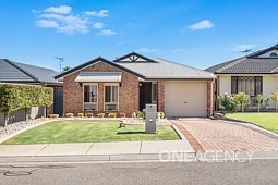 8 Creedon Close, Evanston Park