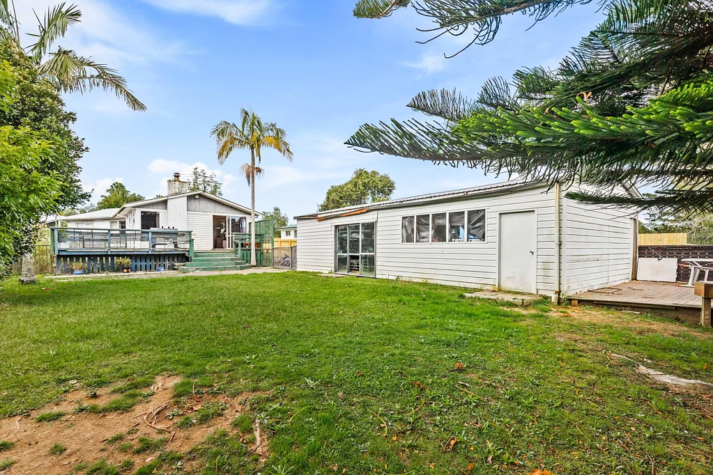 97 Riverpark Crescent, Henderson, Waitakere City, Auckland