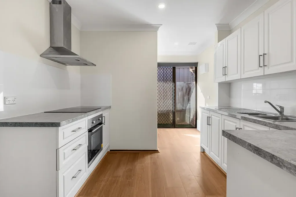 Nedlands 2 Slaapkamer A Garden Address in the Heart of the Western Suburbs.